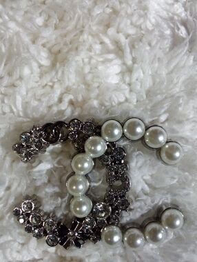 Pearl & Rhinestone Fashion Brooch
